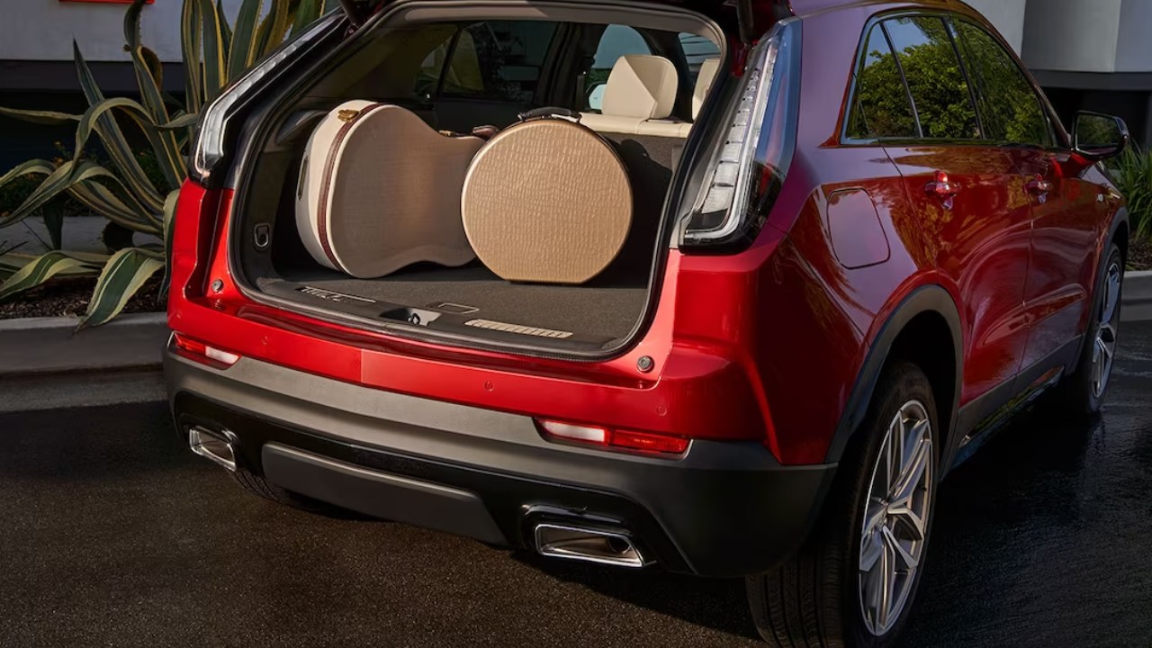 Prices and Specifications for Cadillac XT4 Luxury 2023 in Saudi Arabia